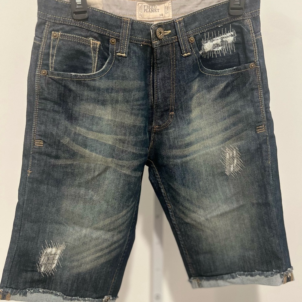 Free Planet Jean Shorts Men's 30 Blue Distressed / Color: JUDE/ Fit: Modern